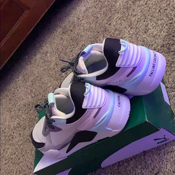 Shoes - Picture 2 of 3